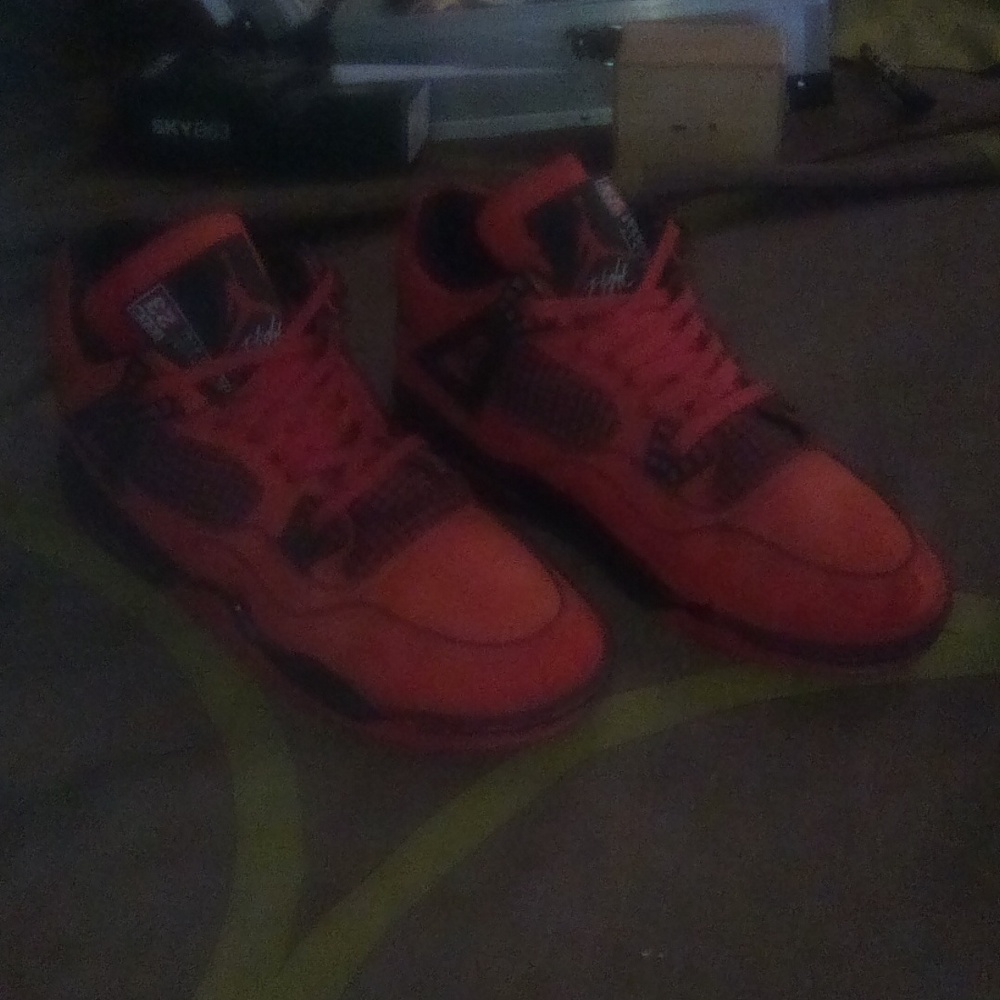 Retro Jordan 4s